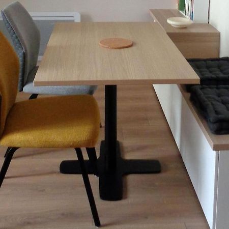 Appartement Hestia F1 Bis + Terrasse Hyper Centre Lons-le-Saunier Exterior foto